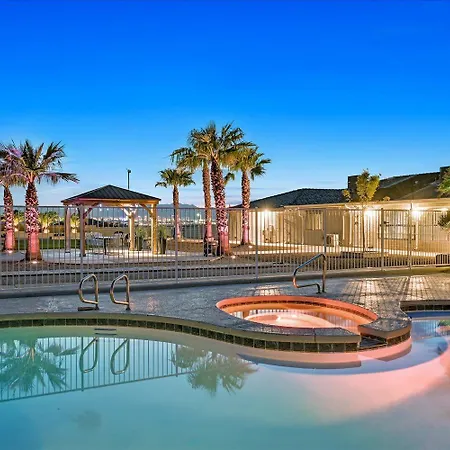 High-End 5 Bedroom Villa W Pool, Gym, Hot Tub, Games